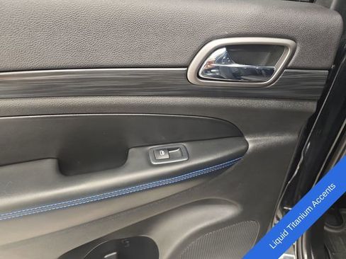 Used 2019 Jeep Grand Cherokee Laredo AWD/4WD image 19