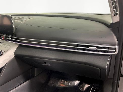 Certified 2022 Hyundai Elantra Limited w/ Preferred Accessory Package FWD image 25
