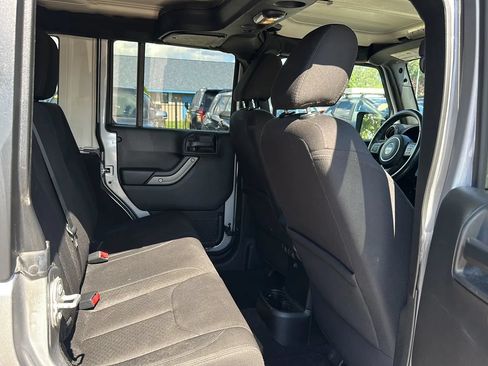 Used 2017 Jeep Wrangler Unlimited Sport w/ Quick Order Package 24S AWD/4WD image 16