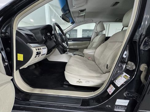 Used 2011 Subaru Outback 2.5i Premium image 14