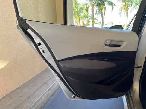 Used 2022 Toyota Corolla LE image 20