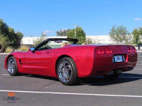 Used 2004 Chevrolet Corvette Convertible w/ Preferred Equipment Group image 12