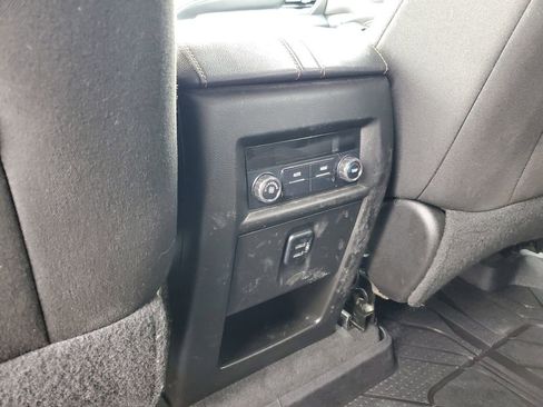 Used 2018 Chevrolet Traverse LT image 29