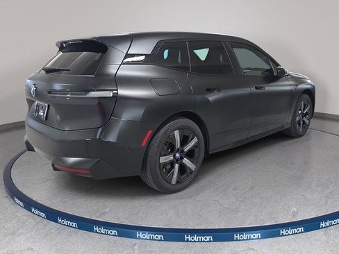Used 2023 BMW iX xDrive50 w/ Sport Package image 7