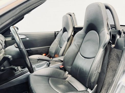 Used 2005 Porsche Boxster RWD image 4
