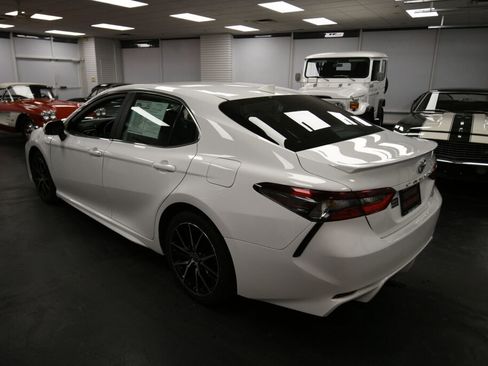 Certified 2024 Toyota Camry SE image 5