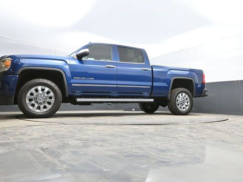 Used 2016 GMC Sierra 2500 Denali w/ Suspension Package, Off-Road image 39