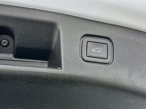 Used 2024 Chevrolet Blazer EV LT AWD/4WD image 31