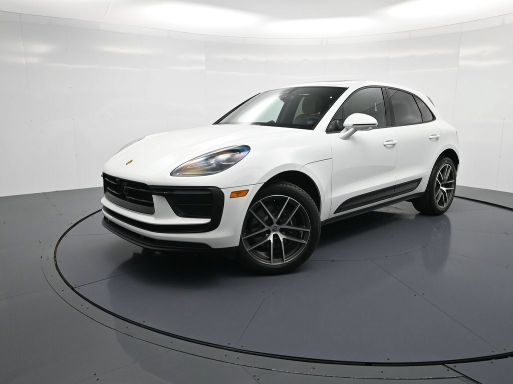 Certified 2026 Porsche Macan AWD/4WD image 28