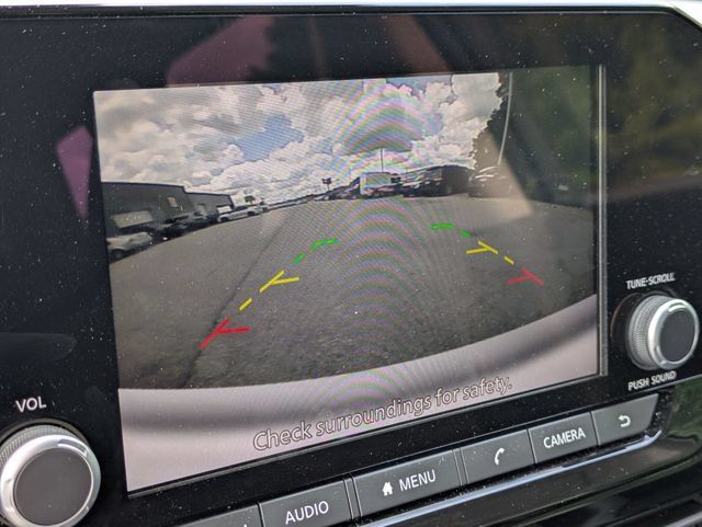 Used 2025 Nissan Pathfinder SV AWD/4WD image 23