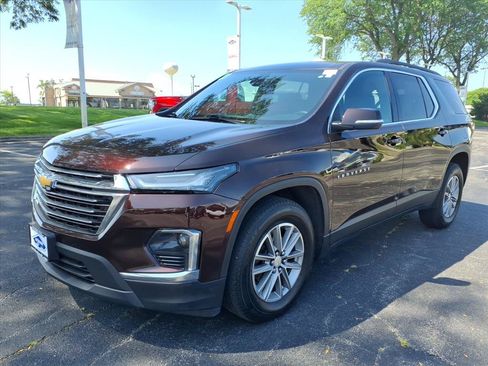Used 2023 Chevrolet Traverse LT AWD/4WD image 3