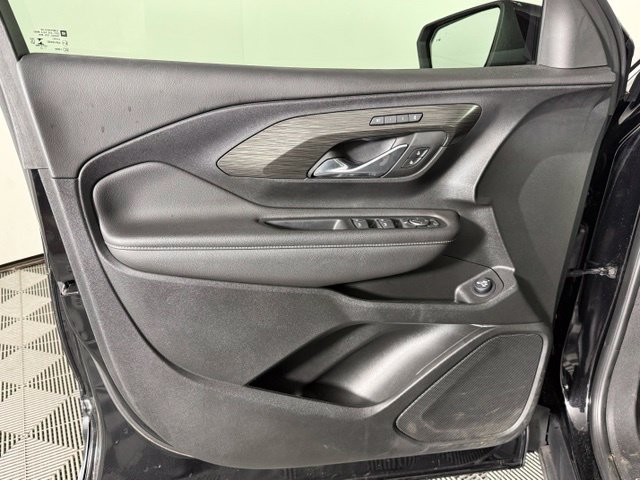 Used 2022 GMC Terrain SLT w/ Tech Package FWD image 19