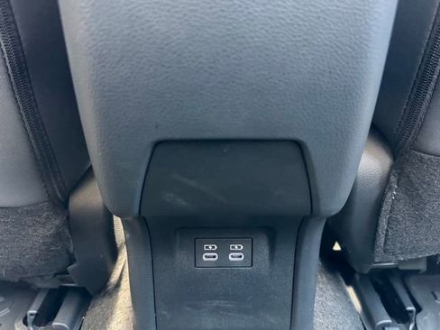 Used 2025 Toyota Prius XLE FWD image 29