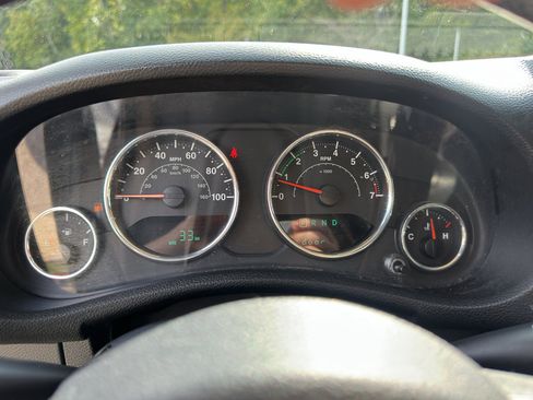 Used 2018 Jeep Wrangler Unlimited Sahara image 20