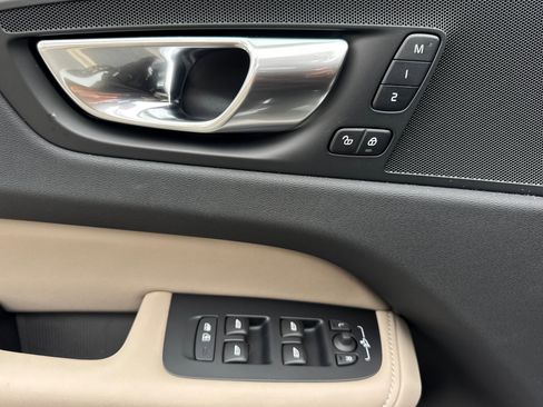 New 2026 Volvo XC60 T8 Plus w/ Climate Package PRO AWD/4WD image 9