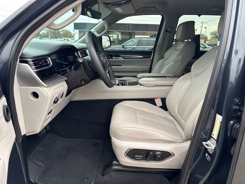 Used 2022 Jeep Wagoneer Series III w/ Convenience Group I image 14