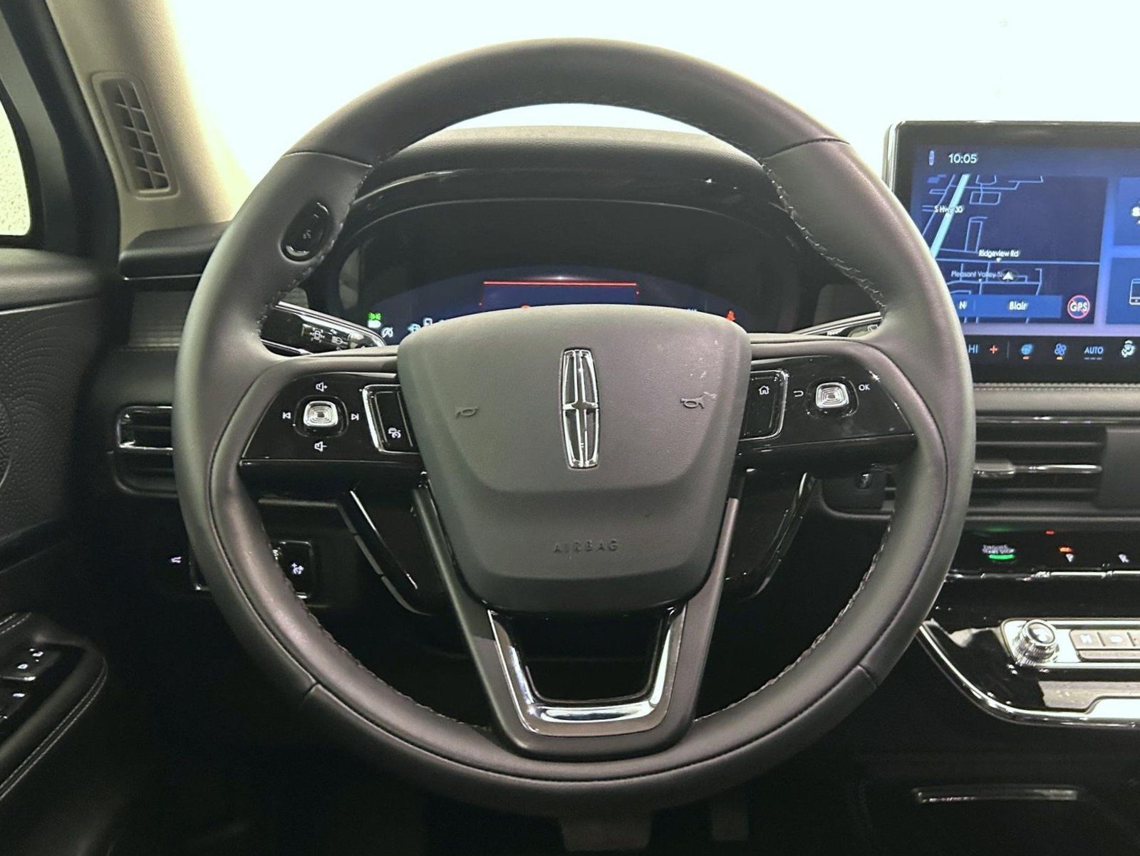 Used 2024 Lincoln Corsair AWD w/ Equipment Group 101A image 11