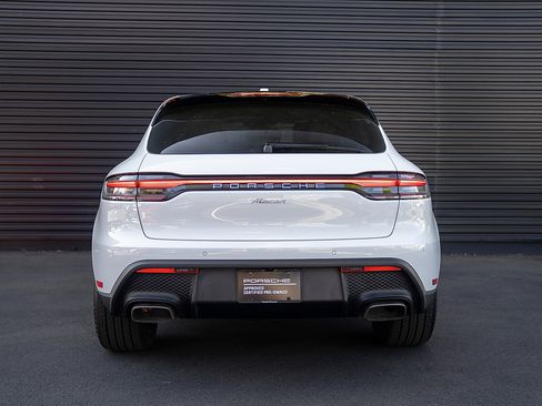 Certified 2026 Porsche Macan AWD/4WD image 29