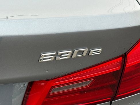 Used 2018 BMW 530e w/ Premium Package 2 image 27