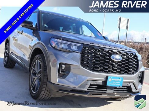Certified 2025 Ford Explorer ST-Line w/ ST-Line Street Pack image 6