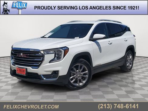 Used 2024 GMC Terrain SLT FWD image 1