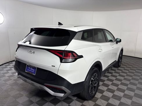 Used 2023 Kia Sportage LX image 7