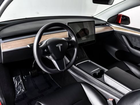 Used 2023 Tesla Model Y AWD image 15