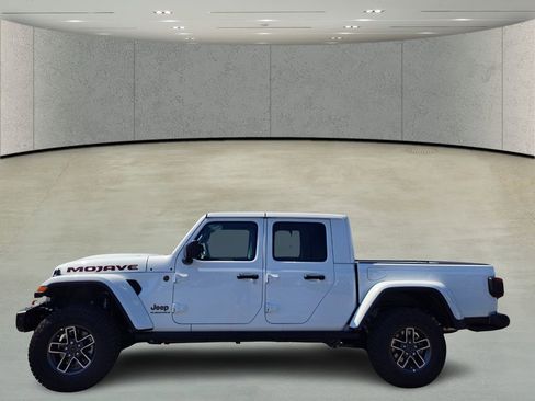 New 2025 Jeep Gladiator Mojave image 8