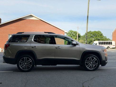 Used 2022 GMC Acadia SLT w/ Technology Package AWD/4WD image 7