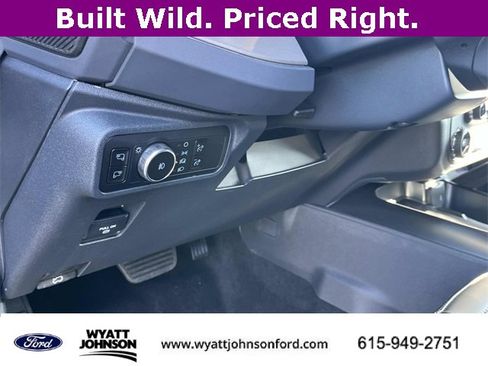 New 2025 Ford Bronco Outer Banks w/ Sasquatch Package image 23