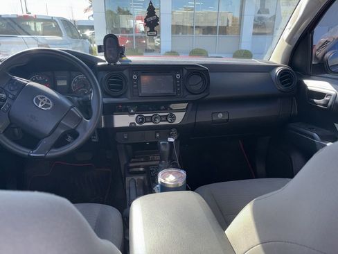 Used 2016 Toyota Tacoma SR w/ SR Convenience Package image 9