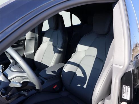 New 2026 Porsche Macan 4 Electric image 5