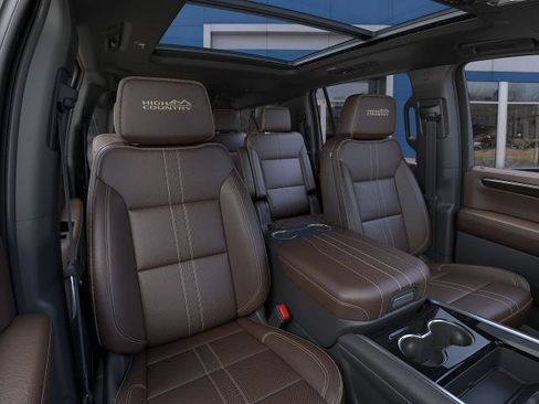 New 2026 Chevrolet Suburban High Country w/ Sun And Tow Package AWD/4WD image 38