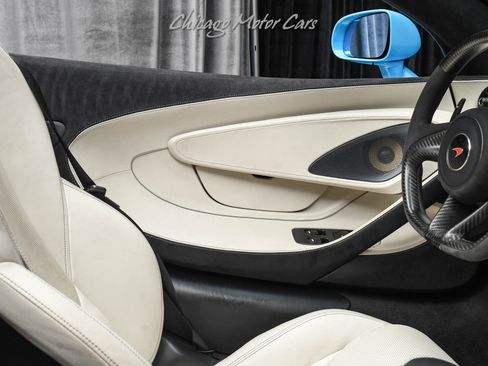 Used 2018 McLaren 570S Spider RWD image 23