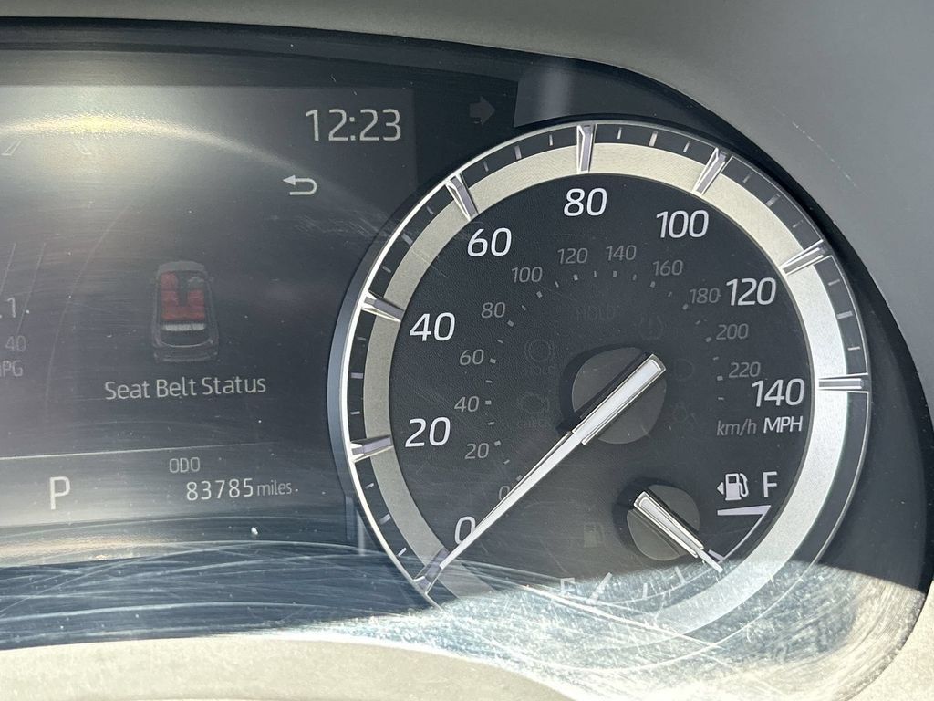 Used 2021 Toyota Highlander Platinum FWD image 12