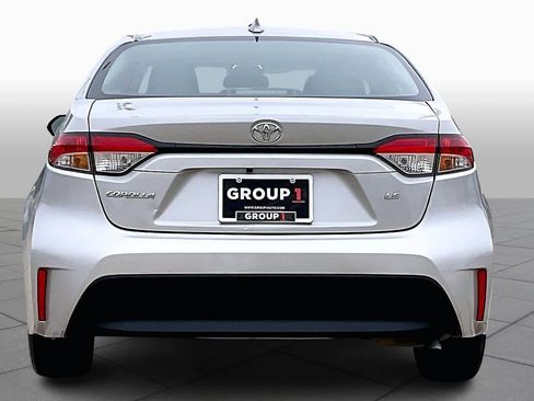 Used 2025 Toyota Corolla LE image 6