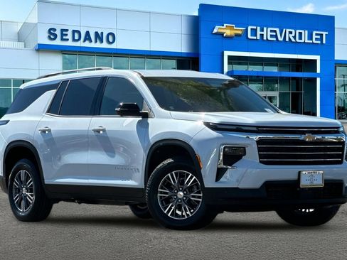 New 2026 Chevrolet Traverse LT w/ Enhanced Driving Package FWD image 2
