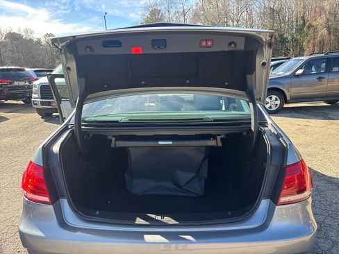 Used 2014 Mercedes-Benz E 350 Sedan w/ Premium 1 Package image 17