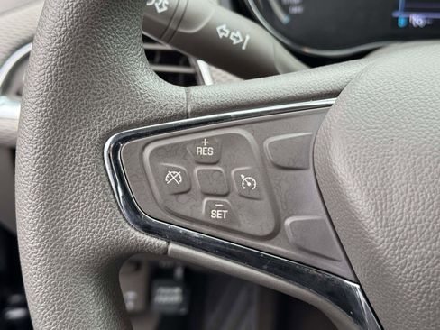 Used 2018 Chevrolet Cruze LT w/ Sun And Sound Package FWD image 25
