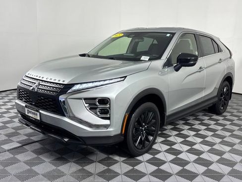 Used 2023 Mitsubishi Eclipse Cross LE AWD/4WD image 2