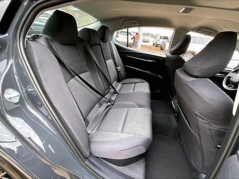 Used 2025 Toyota Camry LE image 18