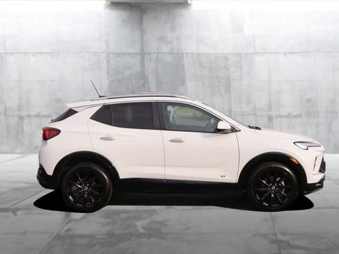 Used 2025 Buick Encore GX Sport Touring w/ Experience Buick Package image 5