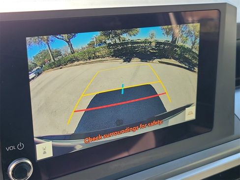 Used 2025 Toyota Tacoma TRD Off-Road image 25