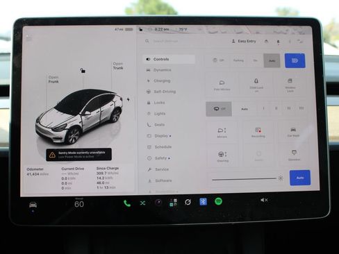 Used 2023 Tesla Model Y Long Range AWD/4WD image 23