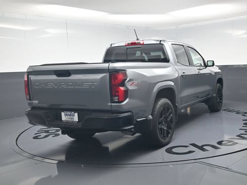 Used 2024 Chevrolet Colorado Z71 w/ Z71 Convenience Package 2 AWD/4WD image 9