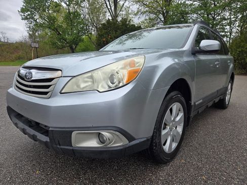 Used 2012 Subaru Outback 2.5i Premium w/ All-Weather Pkg AWD/4WD image 2