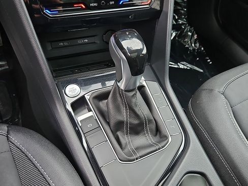 New 2026 Volkswagen Taos SE FWD image 14