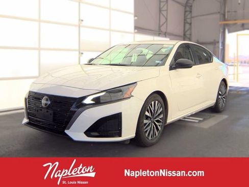 Used 2026 Nissan Altima 2.5 SV FWD image 1