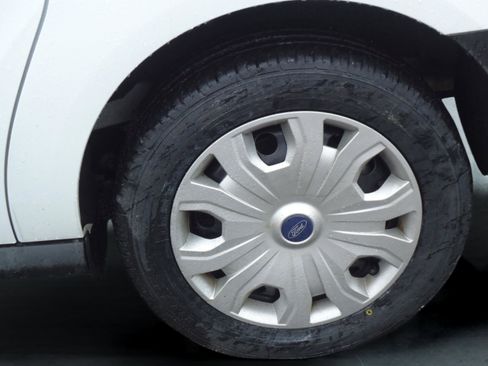 Used 2020 Ford Transit Connect XL image 9