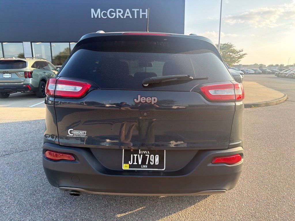 Used 2016 Jeep Cherokee 75th Anniversary FWD image 5
